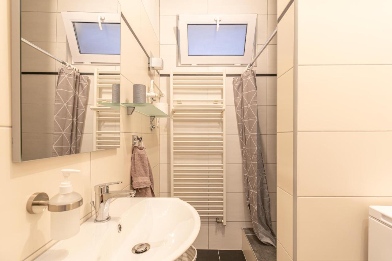 Apartments Tina Stinjan プーラ エクステリア 写真