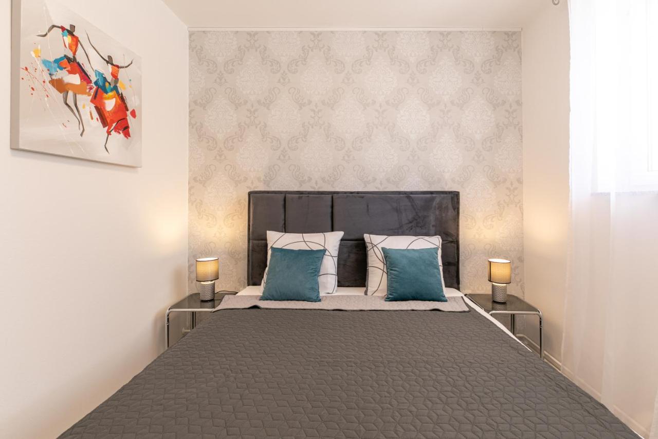 Apartments Tina Stinjan プーラ エクステリア 写真