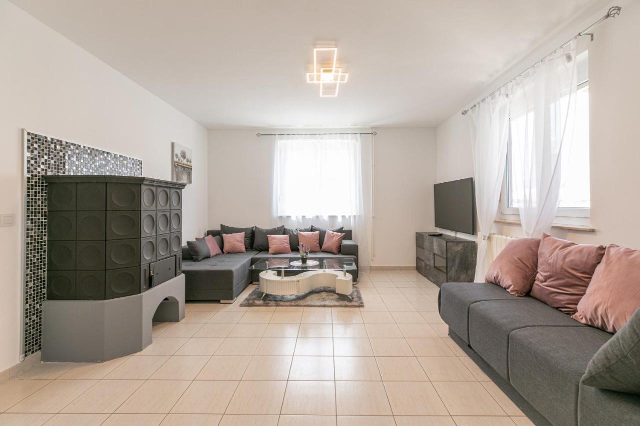 Apartments Tina Stinjan プーラ エクステリア 写真