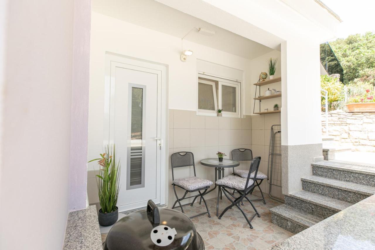 Apartments Tina Stinjan プーラ エクステリア 写真