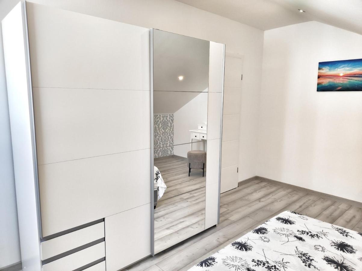 Apartments Tina Stinjan プーラ エクステリア 写真