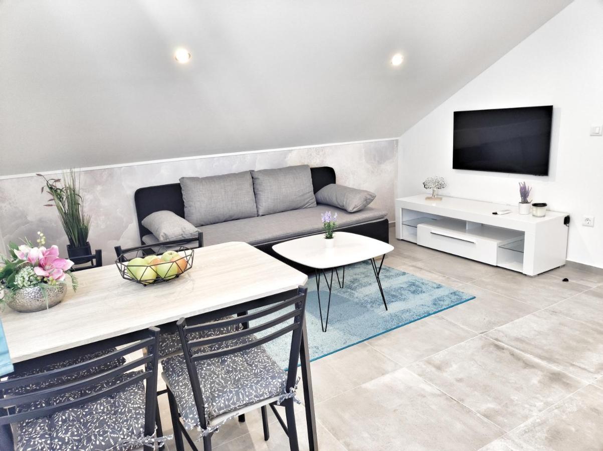 Apartments Tina Stinjan プーラ エクステリア 写真